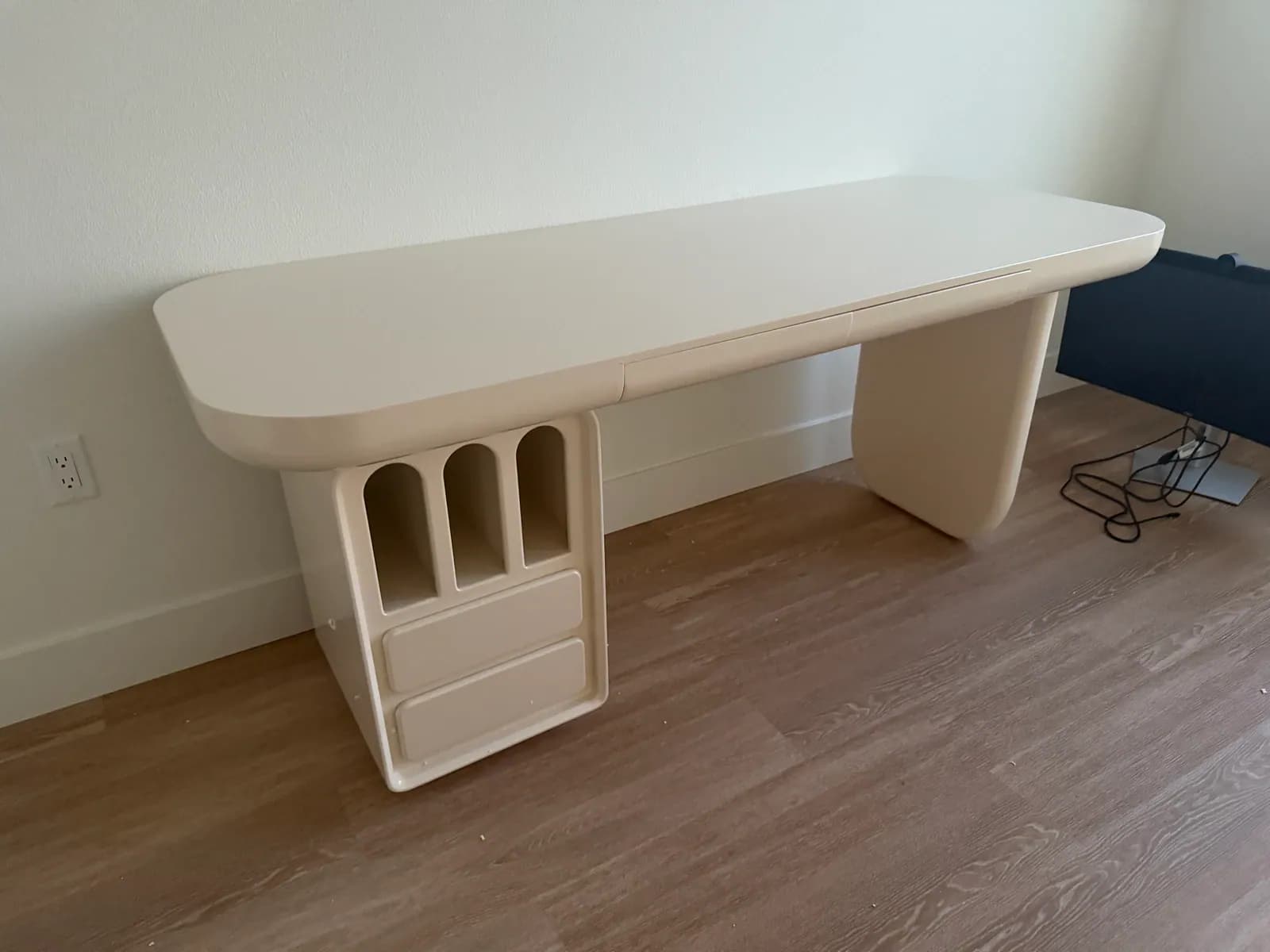 Writing Desk — Cupertino